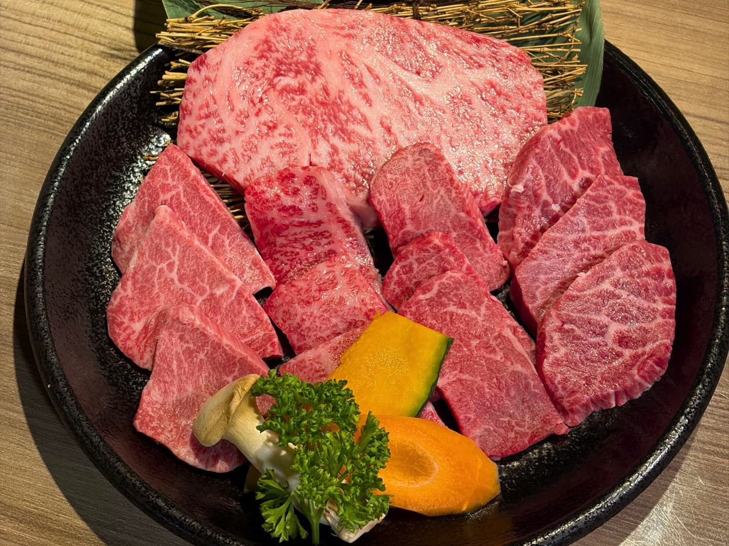 和牛各部位の盛り合わせ